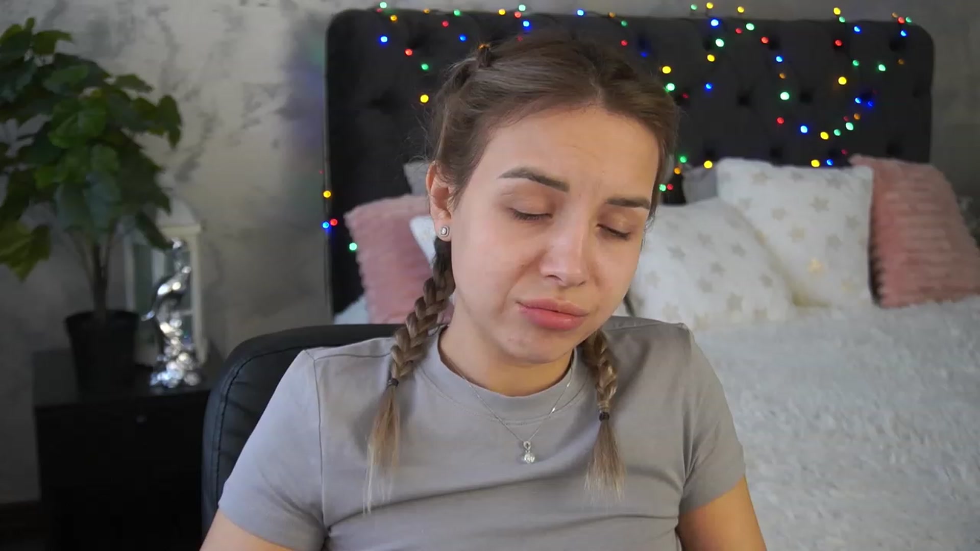 Gallery image thumbnail from LexaIce's myfreecams stream on, 03/20/2023, 13:12 image 7 of 20