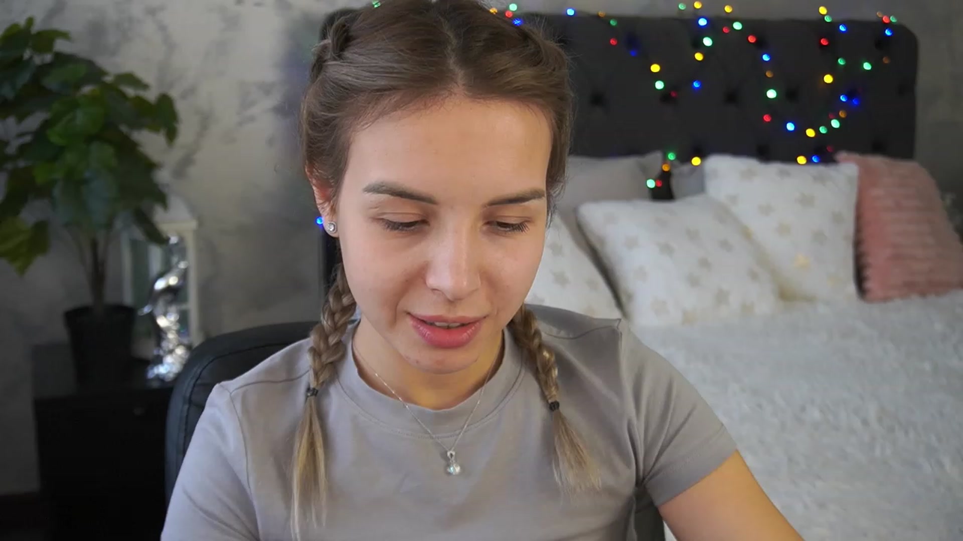 Gallery image thumbnail from LexaIce's myfreecams stream on, 03/20/2023, 13:12 image 12 of 20