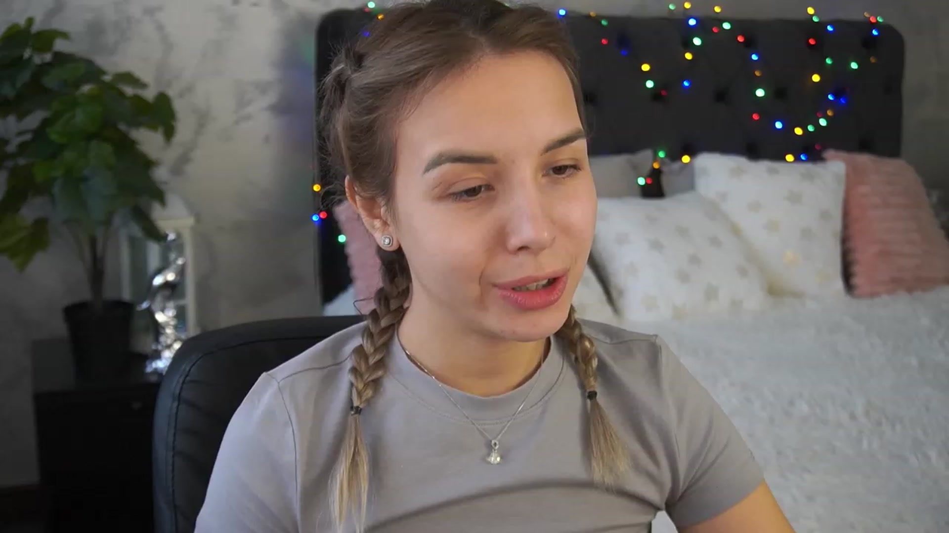 Gallery image thumbnail from LexaIce's myfreecams stream on, 03/20/2023, 13:12 image 3 of 20
