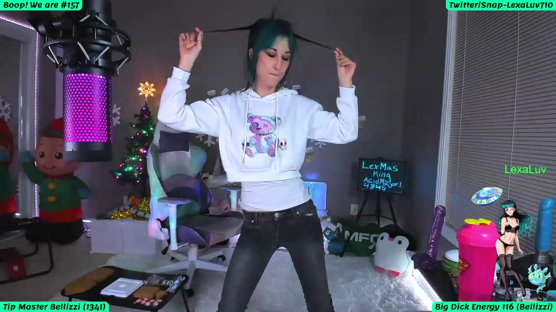 Gallery image thumbnail from LexaLuv's myfreecams stream on, 12/18/2022, 07:39 image 1 of 20