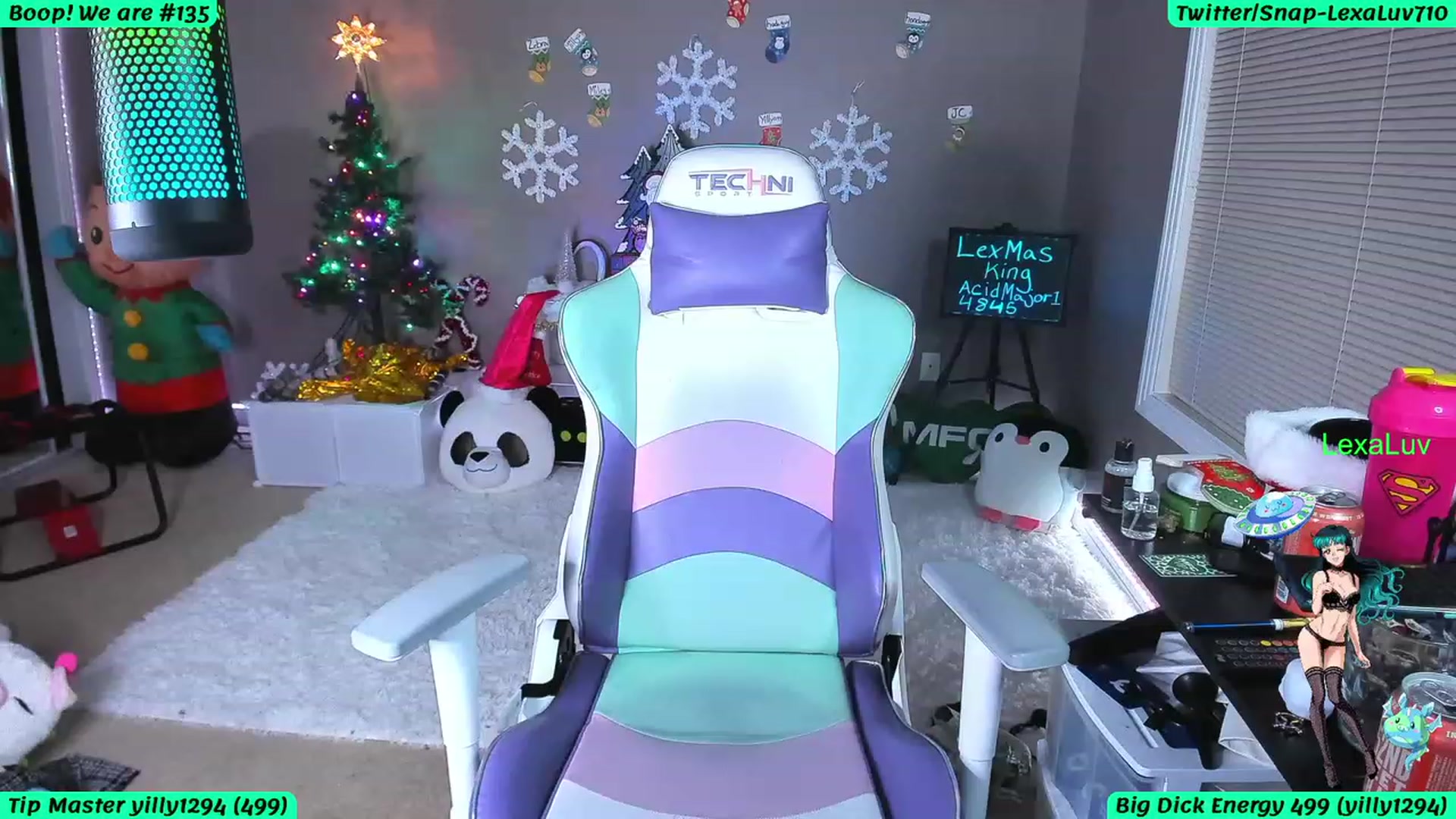 Gallery image thumbnail from LexaLuv's myfreecams stream on, 12/20/2022, 06:45 image 7 of 20