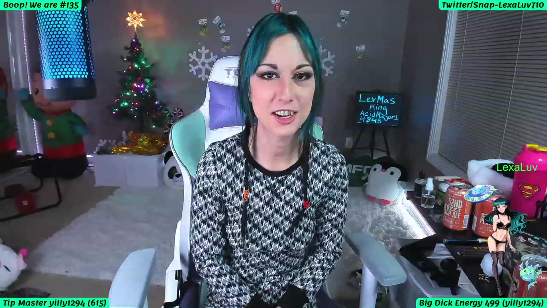 Gallery image thumbnail from LexaLuv's myfreecams stream on, 12/20/2022, 06:45 image 14 of 20