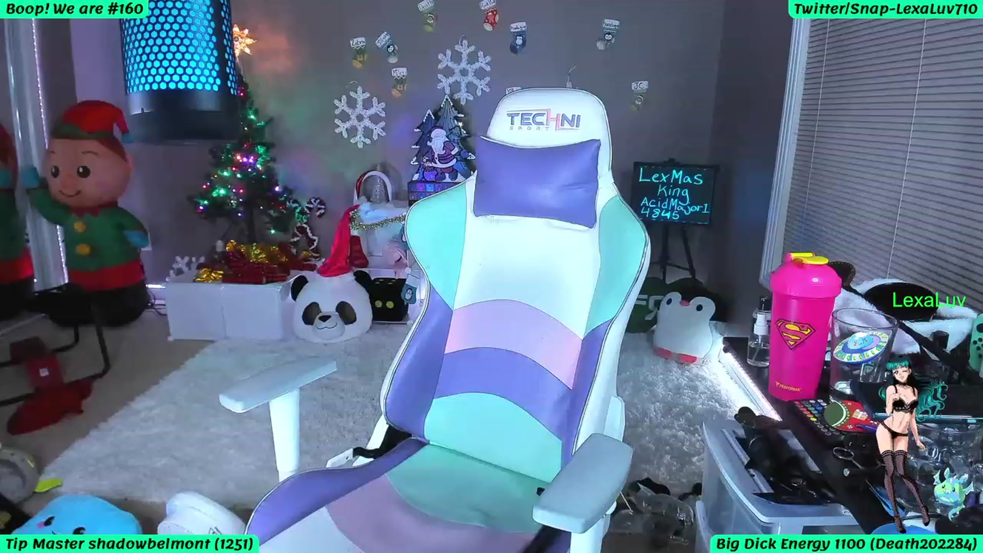 Gallery image thumbnail from LexaLuv's myfreecams stream on, 12/24/2022, 07:04 image 16 of 20