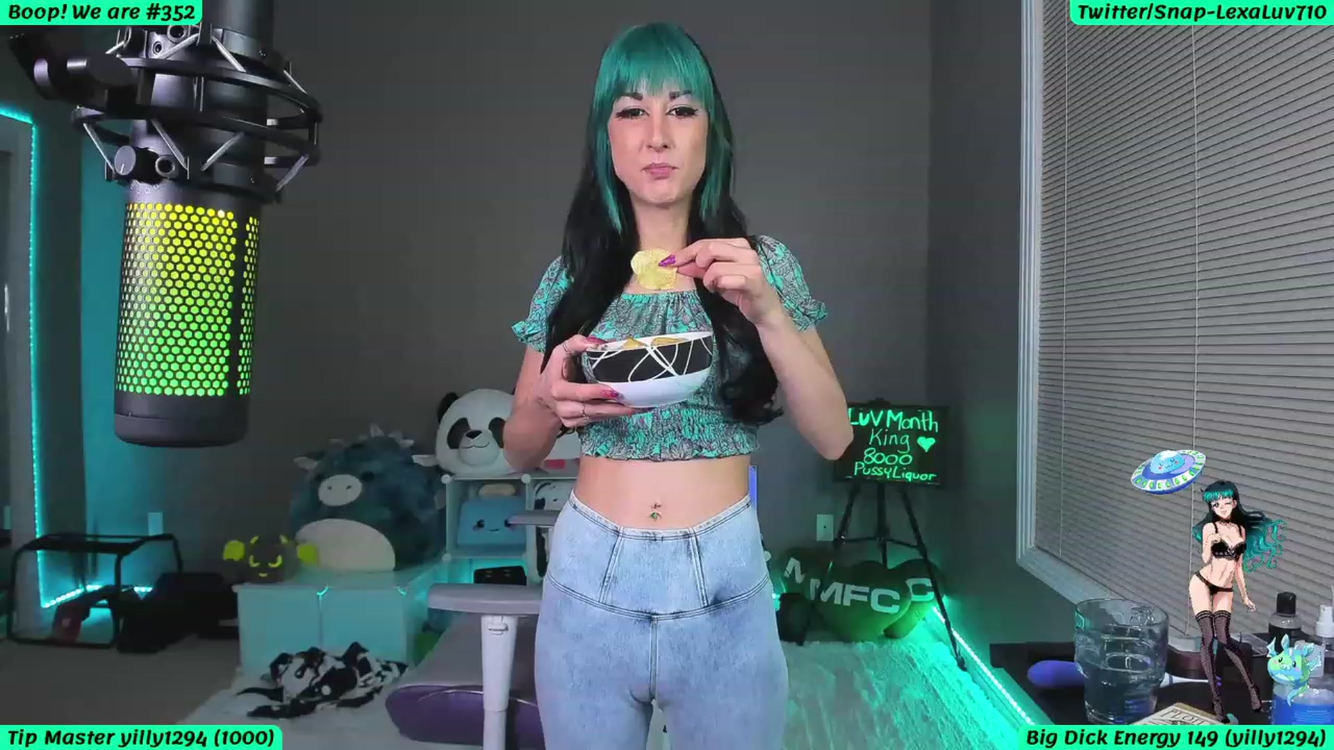 Gallery image thumbnail from LexaLuv's myfreecams stream on, 02/23/2023, 05:31 image 13 of 20