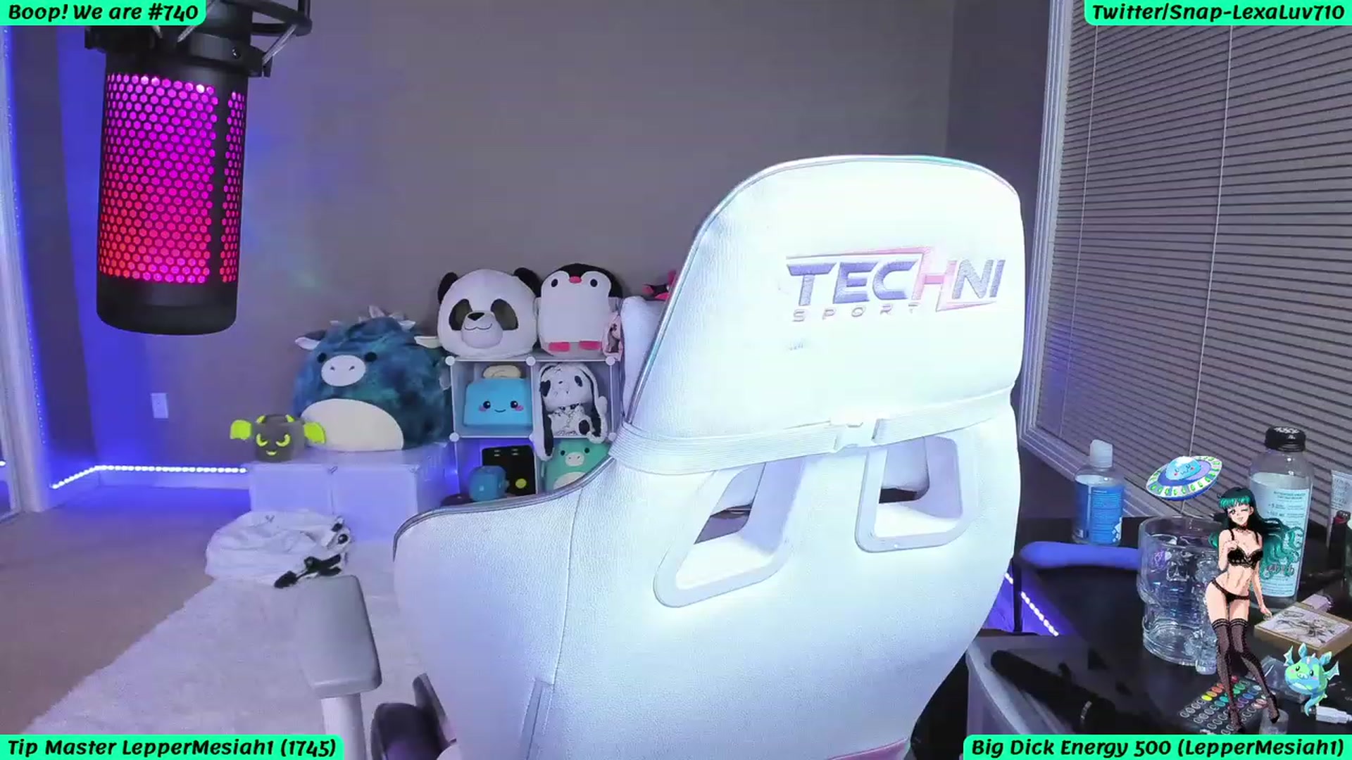 Gallery image thumbnail from LexaLuv's myfreecams stream on, 03/08/2023, 05:49 image 12 of 20