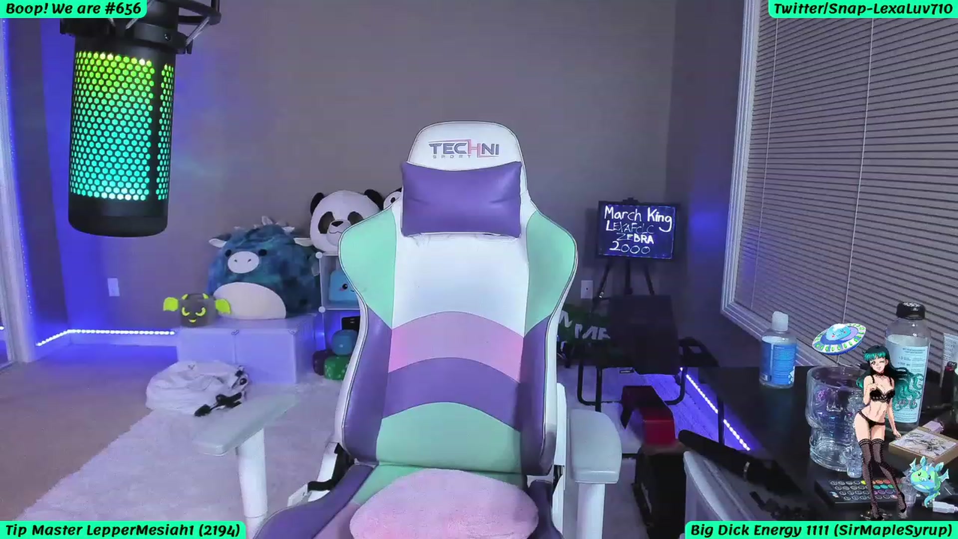 Gallery image thumbnail from LexaLuv's myfreecams stream on, 03/08/2023, 07:19 image 5 of 20