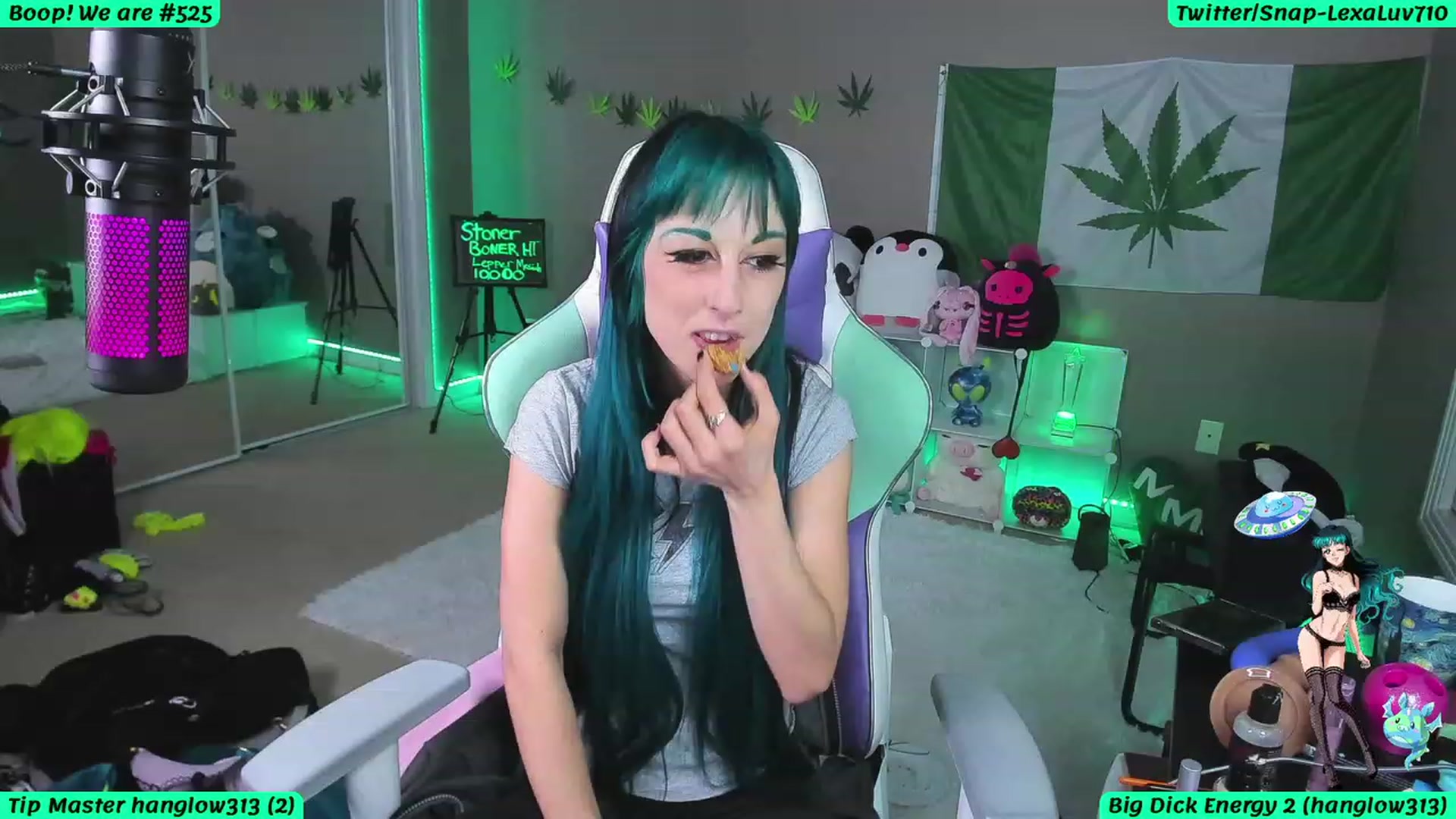 Gallery image thumbnail from LexaLuv's myfreecams stream on, 04/13/2023, 04:01 image 5 of 20