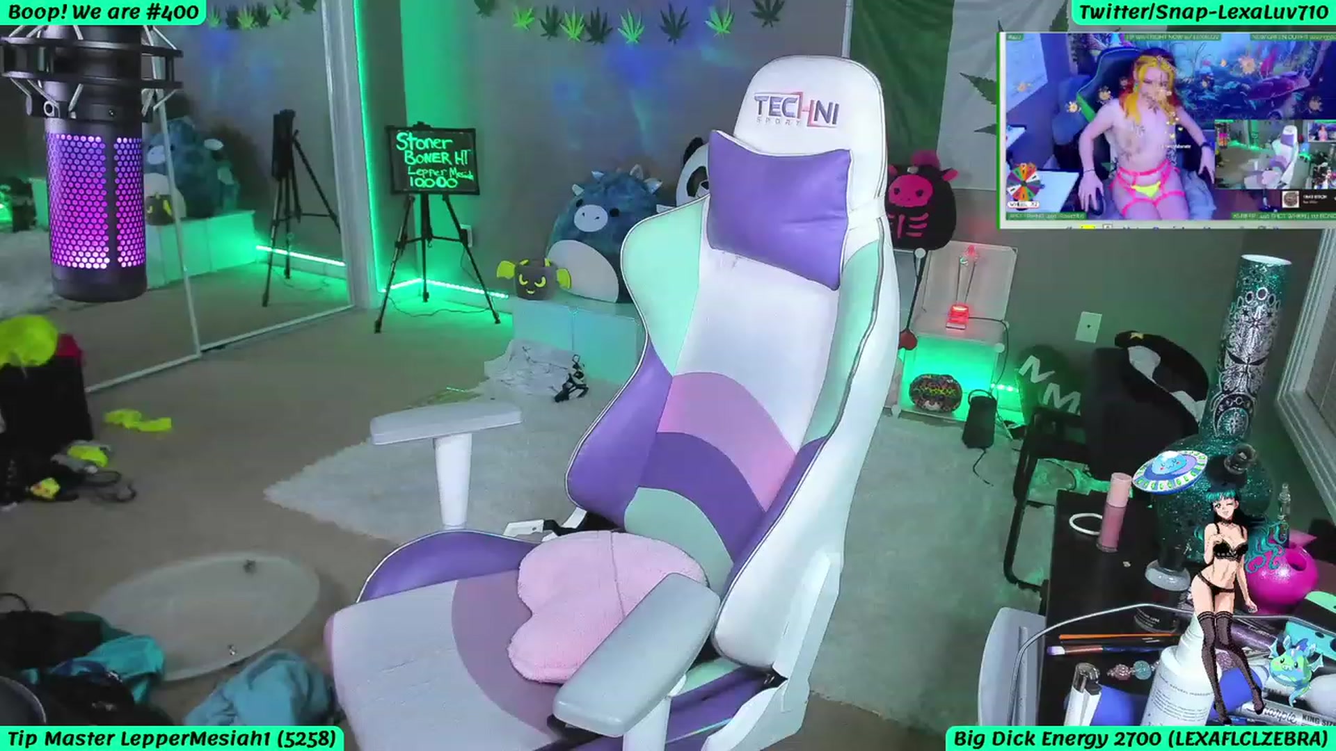 Gallery image thumbnail from LexaLuv's myfreecams stream on, 04/16/2023, 06:16 image 3 of 20