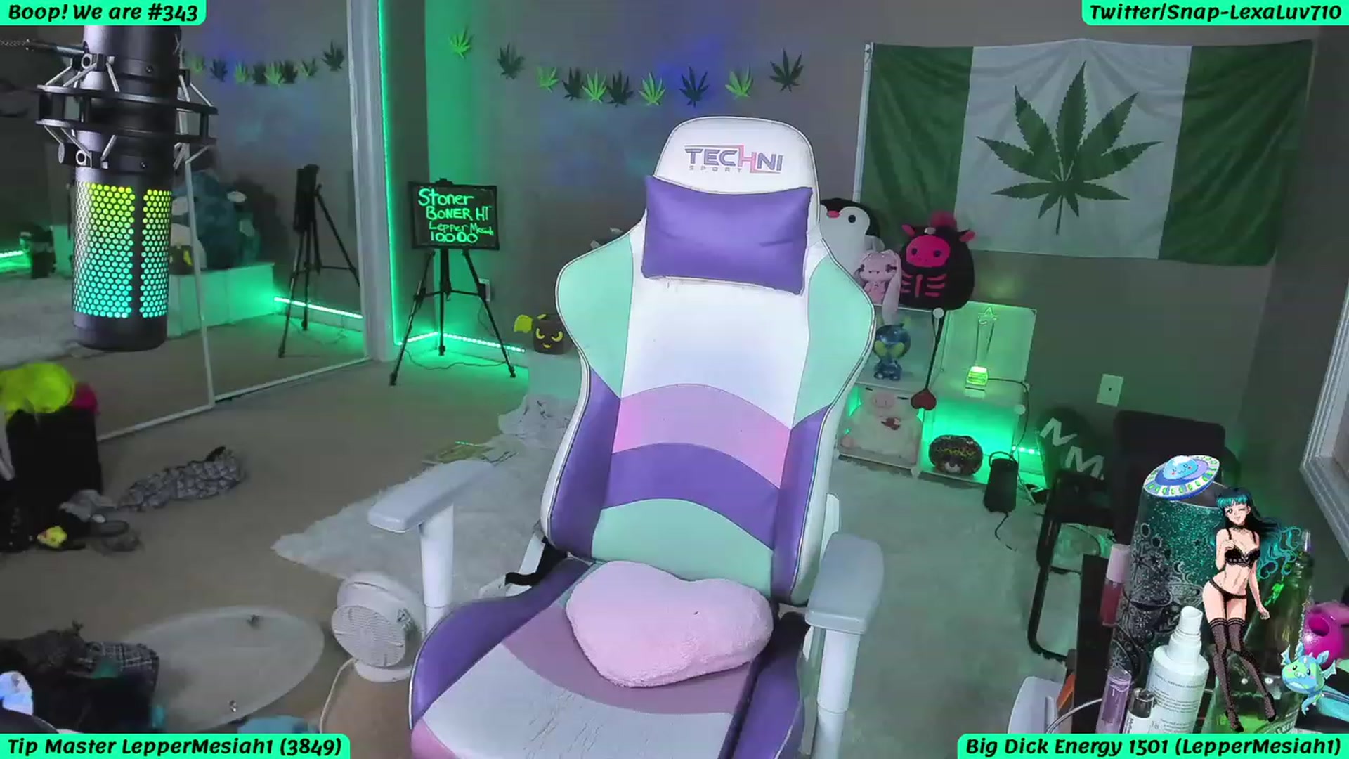 Gallery image thumbnail from LexaLuv's myfreecams stream on, 04/21/2023, 06:47 image 18 of 20