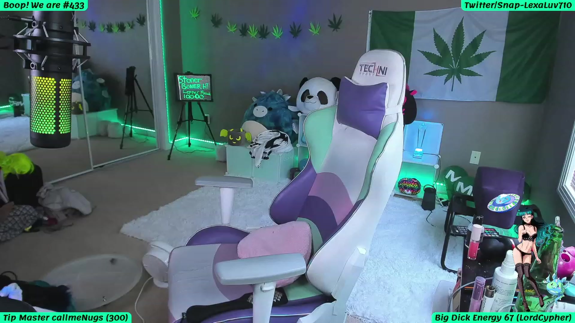 Gallery image thumbnail from LexaLuv's myfreecams stream on, 04/26/2023, 01:36 image 5 of 20