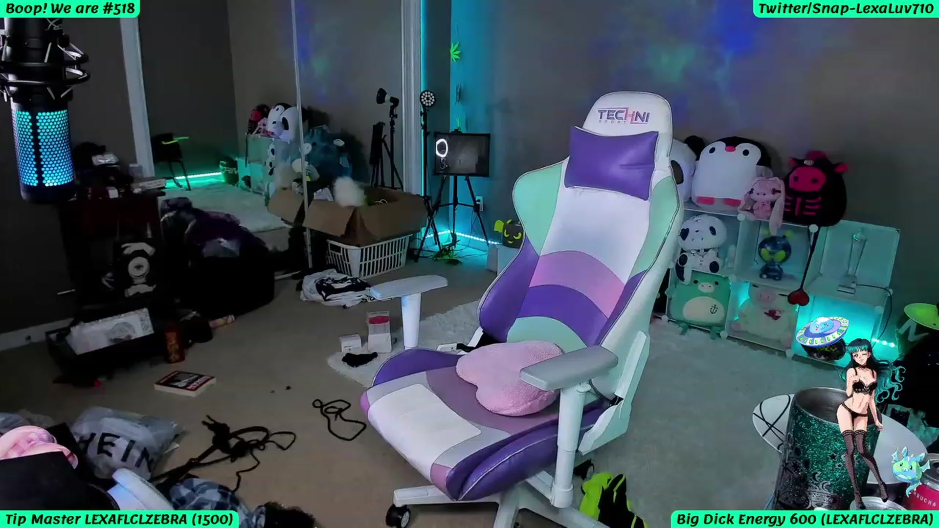 Gallery image thumbnail from LexaLuv's myfreecams stream on, 06/19/2023, 05:50 image 19 of 20