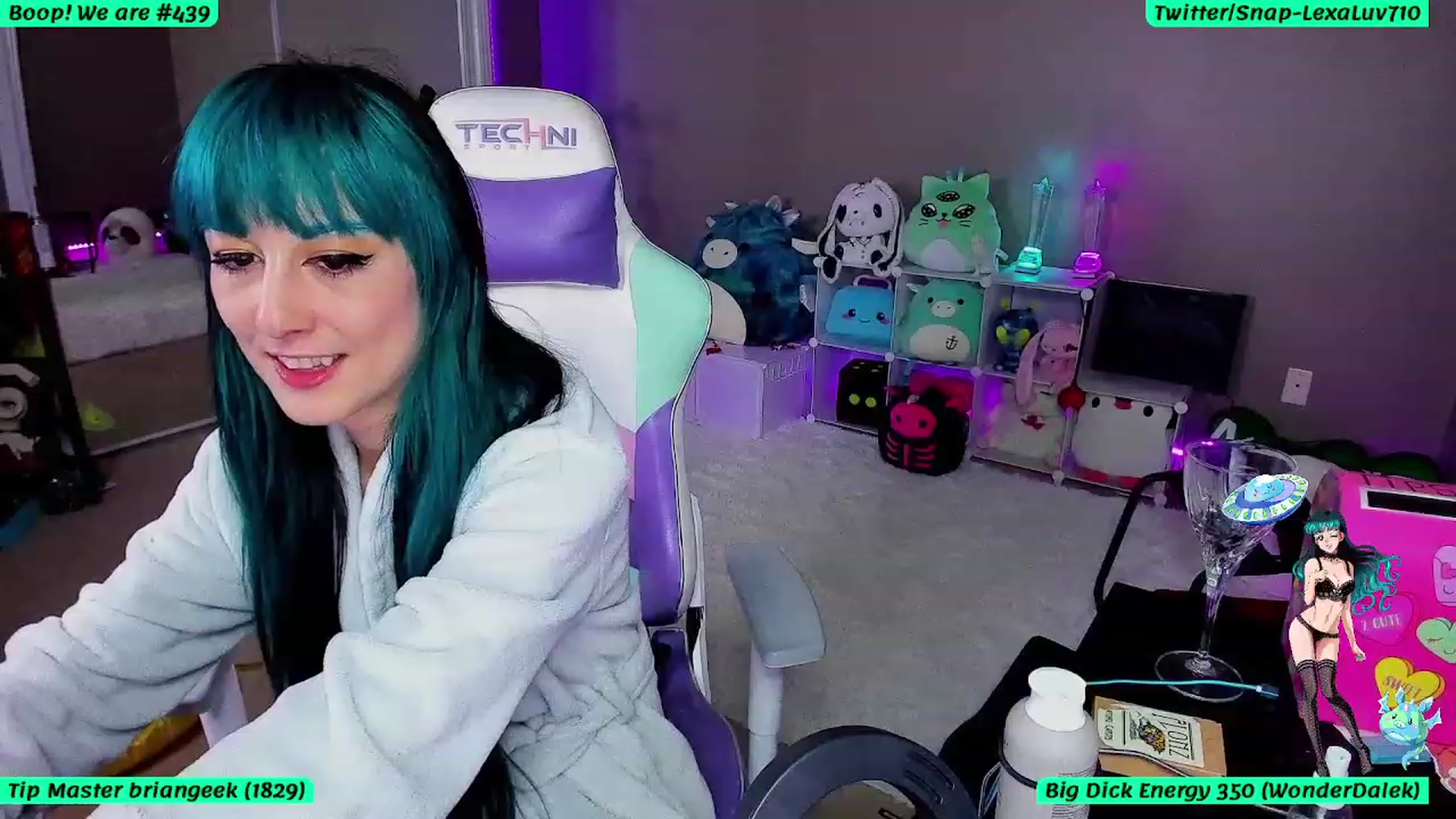 Gallery image thumbnail from LexaLuv's myfreecams stream on, 08/09/2023, 07:28 image 15 of 20