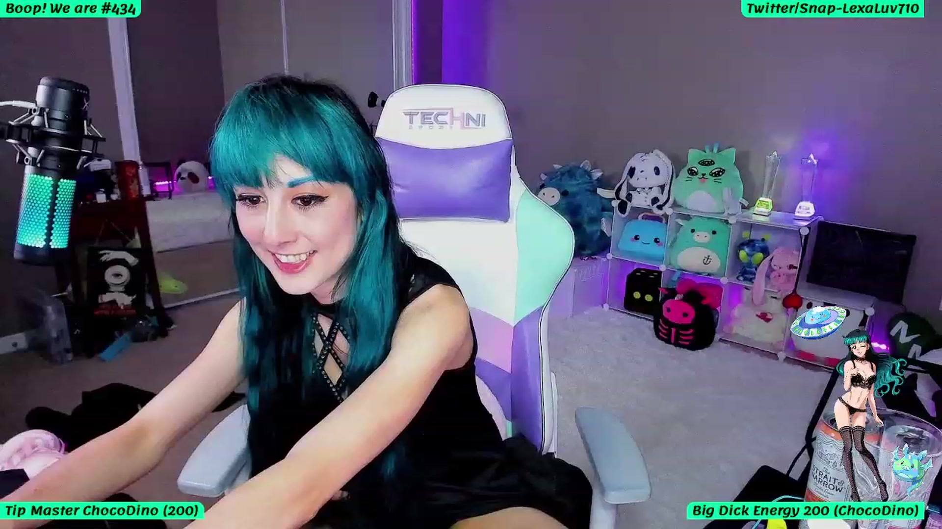 Gallery image thumbnail from LexaLuv's myfreecams stream on, 08/16/2023, 07:10 image 9 of 20