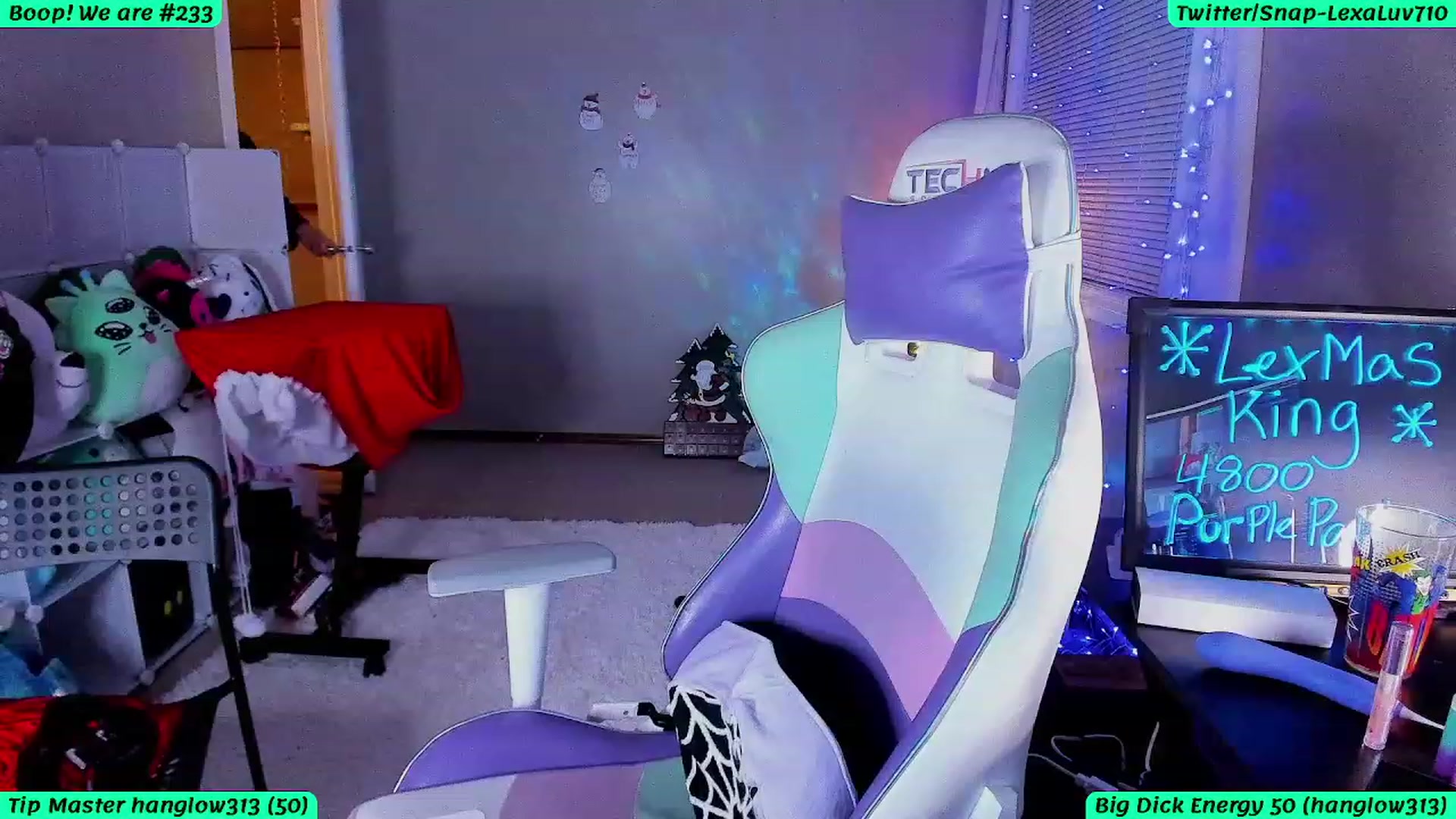 Gallery image thumbnail from LexaLuv's myfreecams stream on, 12/17/2023, 05:19 image 16 of 20