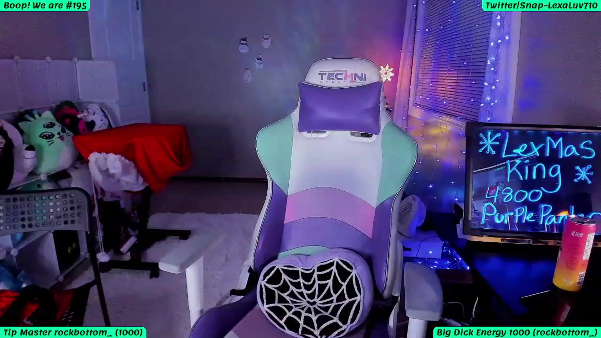 Gallery image thumbnail from LexaLuv's myfreecams stream on, 12/18/2023, 08:32 image 12 of 20