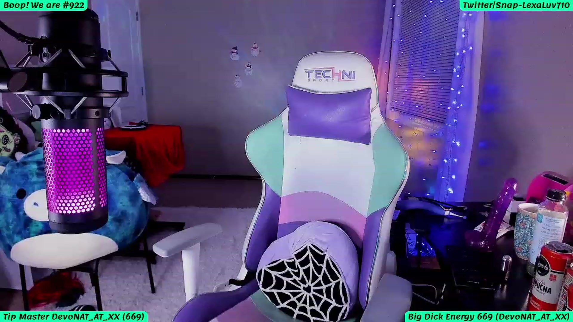 Gallery image thumbnail from LexaLuv's myfreecams stream on, 01/10/2024, 05:43 image 11 of 20