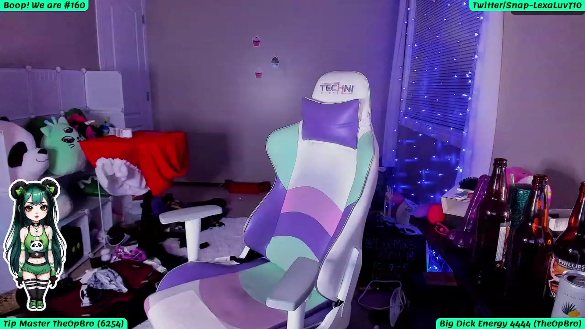 Gallery image thumbnail from LexaLuv's myfreecams stream on, 03/05/2024, 08:16 image 10 of 20