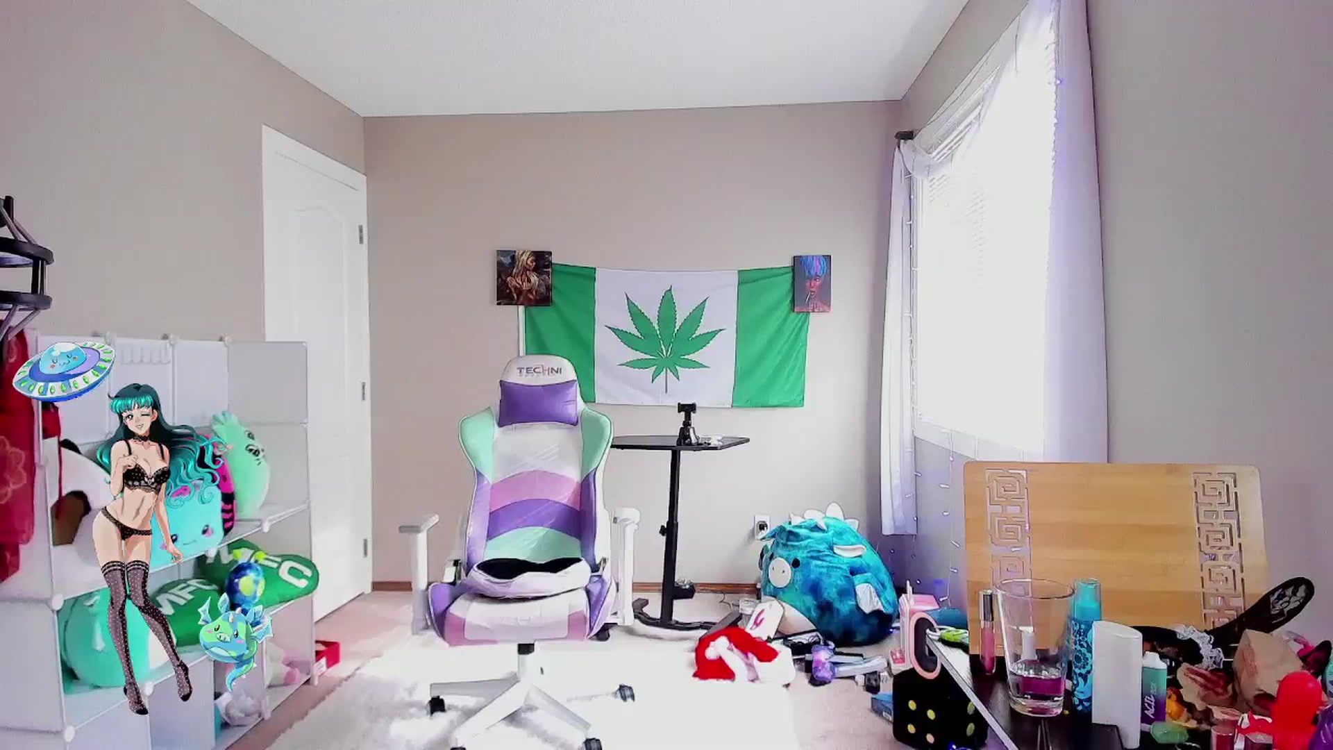 Gallery image thumbnail from LexaLuv's myfreecams stream on, 06/20/2024, 24:43 image 18 of 20
