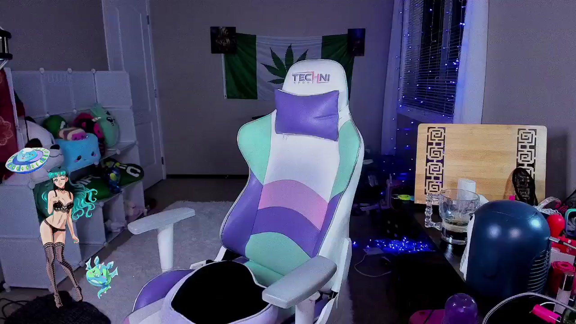 Gallery image thumbnail from LexaLuv's myfreecams stream on, 06/23/2024, 07:30 image 15 of 20