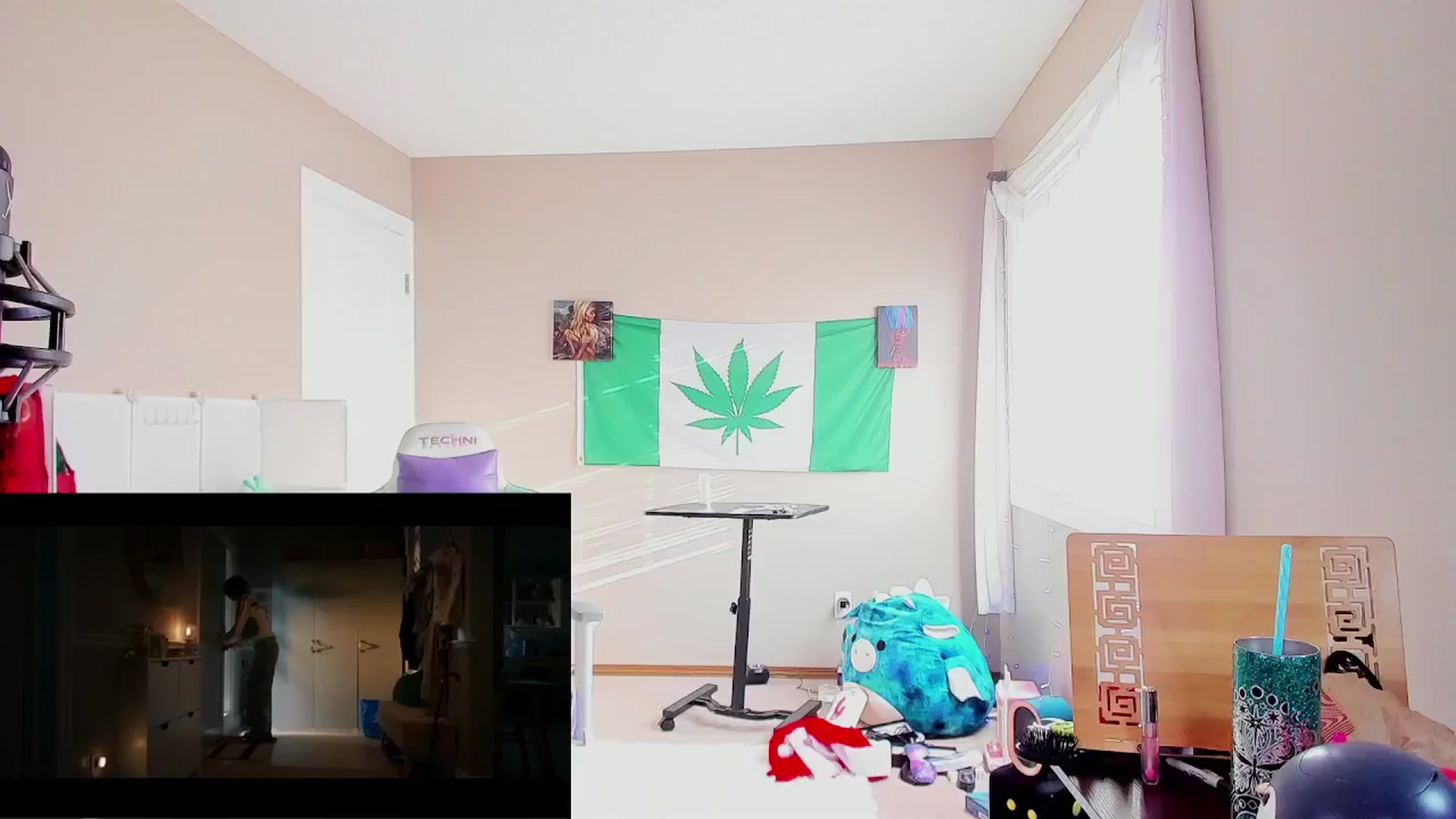 Gallery image thumbnail from LexaLuv's myfreecams stream on, 06/25/2024, 05:05 image 6 of 20