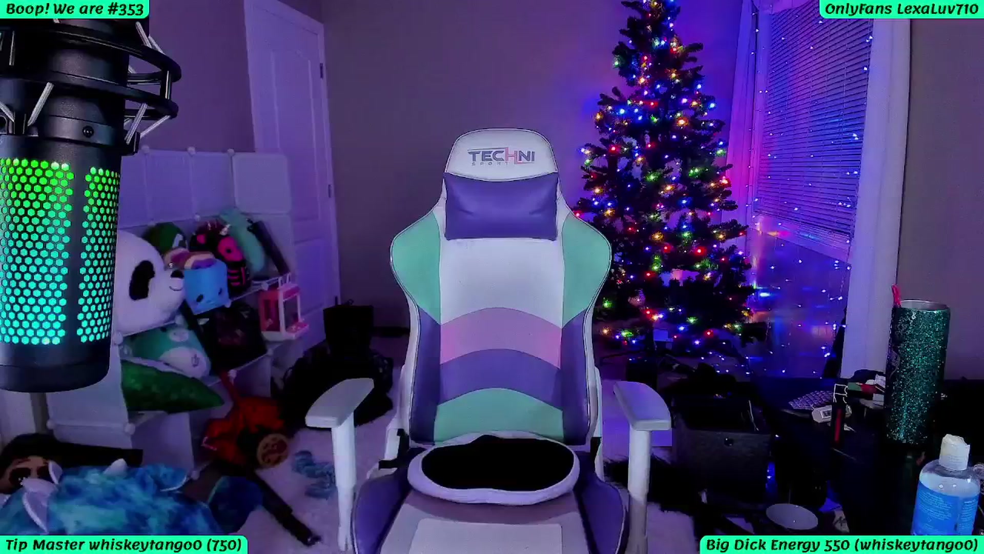 Gallery image thumbnail from LexaLuv's myfreecams stream on, 12/04/2024, 05:12 image 18 of 20