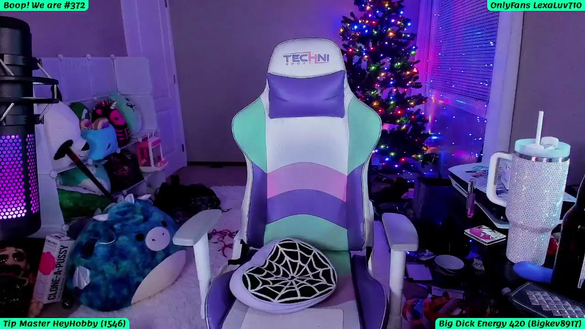 Gallery image thumbnail from LexaLuv's myfreecams stream on, 12/15/2024, 07:36 image 14 of 20