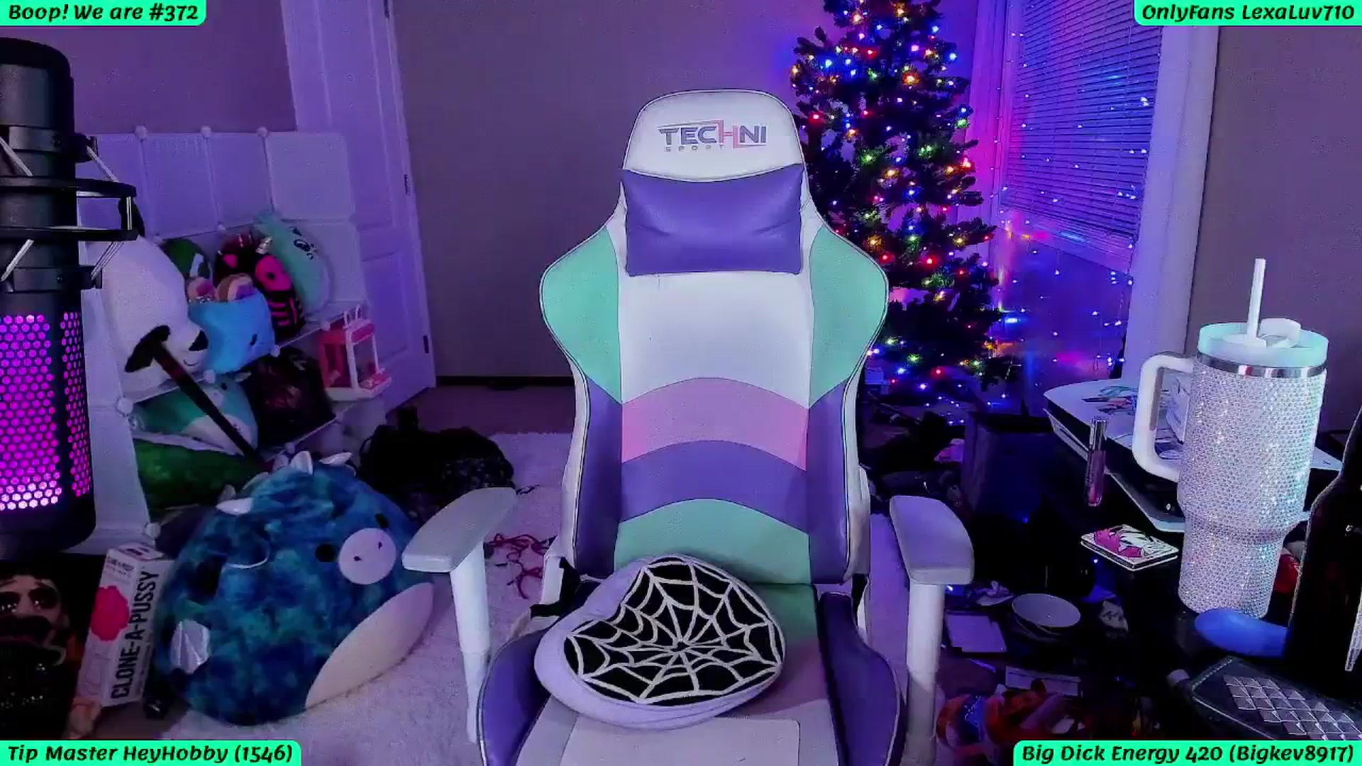 Gallery image thumbnail from LexaLuv's myfreecams stream on, 12/15/2024, 07:36 image 17 of 20