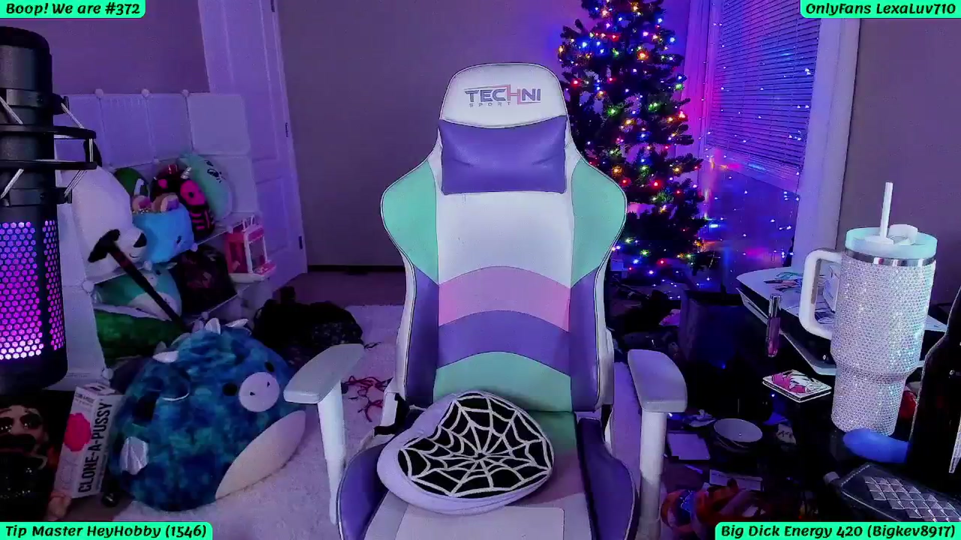 Gallery image thumbnail from LexaLuv's myfreecams stream on, 12/15/2024, 07:36 image 13 of 20