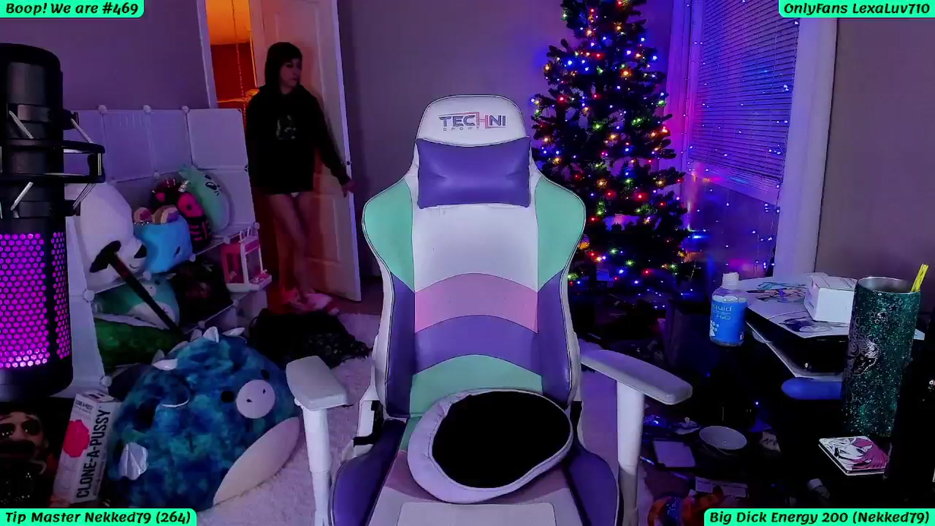 Gallery image thumbnail from LexaLuv's myfreecams stream on, 12/18/2024, 06:36 image 13 of 20