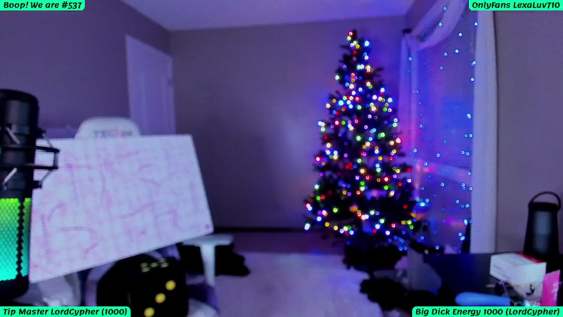 Gallery image thumbnail from LexaLuv's myfreecams stream on, 12/24/2024, 08:13 image 11 of 20