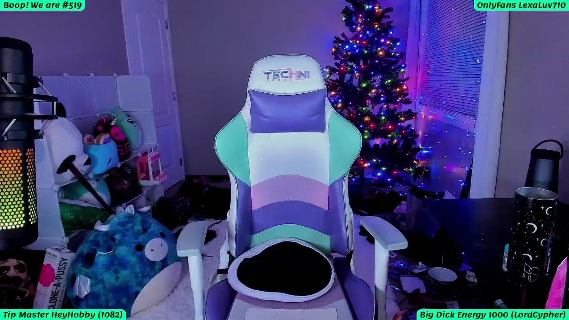 Gallery image thumbnail from LexaLuv's myfreecams stream on, 12/24/2024, 08:13 image 17 of 20