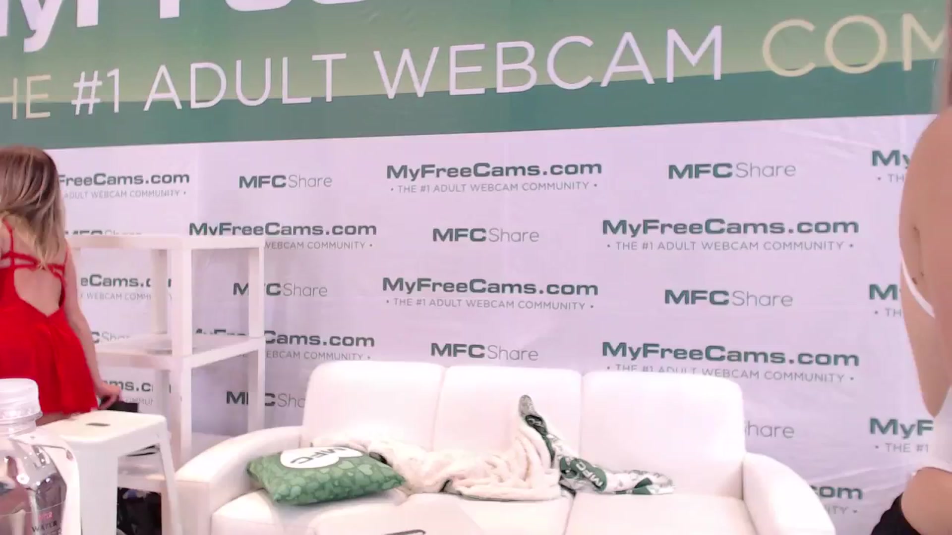 Gallery image thumbnail from LexaLuv's myfreecams stream on, 01/24/2025, 03:06 image 13 of 20