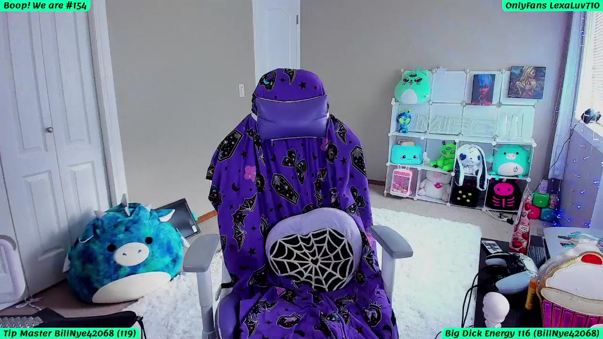 Gallery image thumbnail from LexaLuv's myfreecams stream on, 03/27/2025, 24:27 image 18 of 20