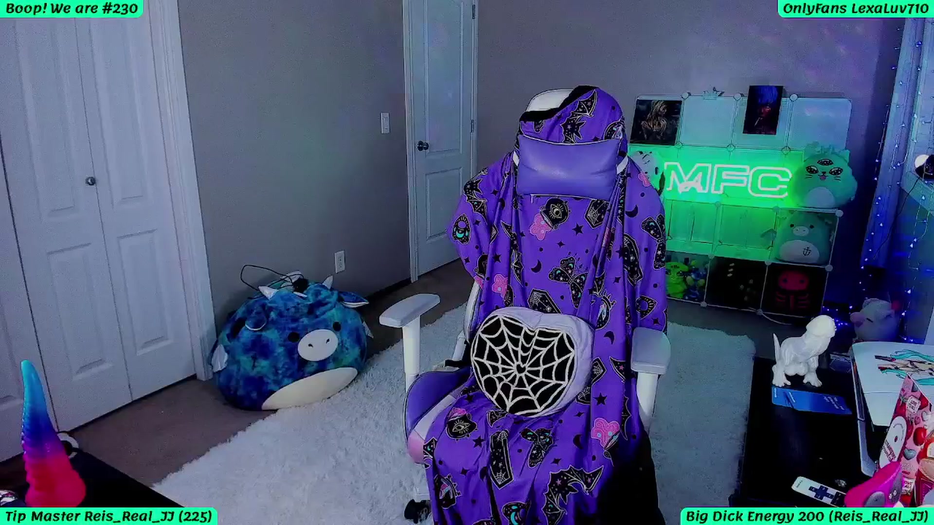 Gallery image thumbnail from LexaLuv's myfreecams stream on, 04/07/2025, 06:42 image 13 of 20
