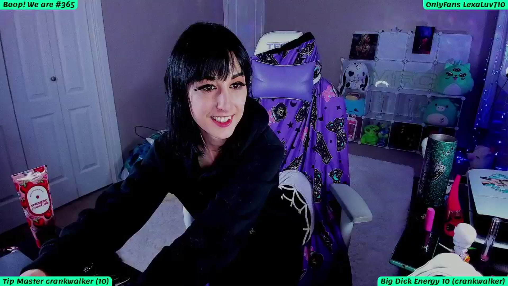 Gallery image thumbnail from LexaLuv's myfreecams stream on, 04/10/2025, 04:02 image 8 of 20