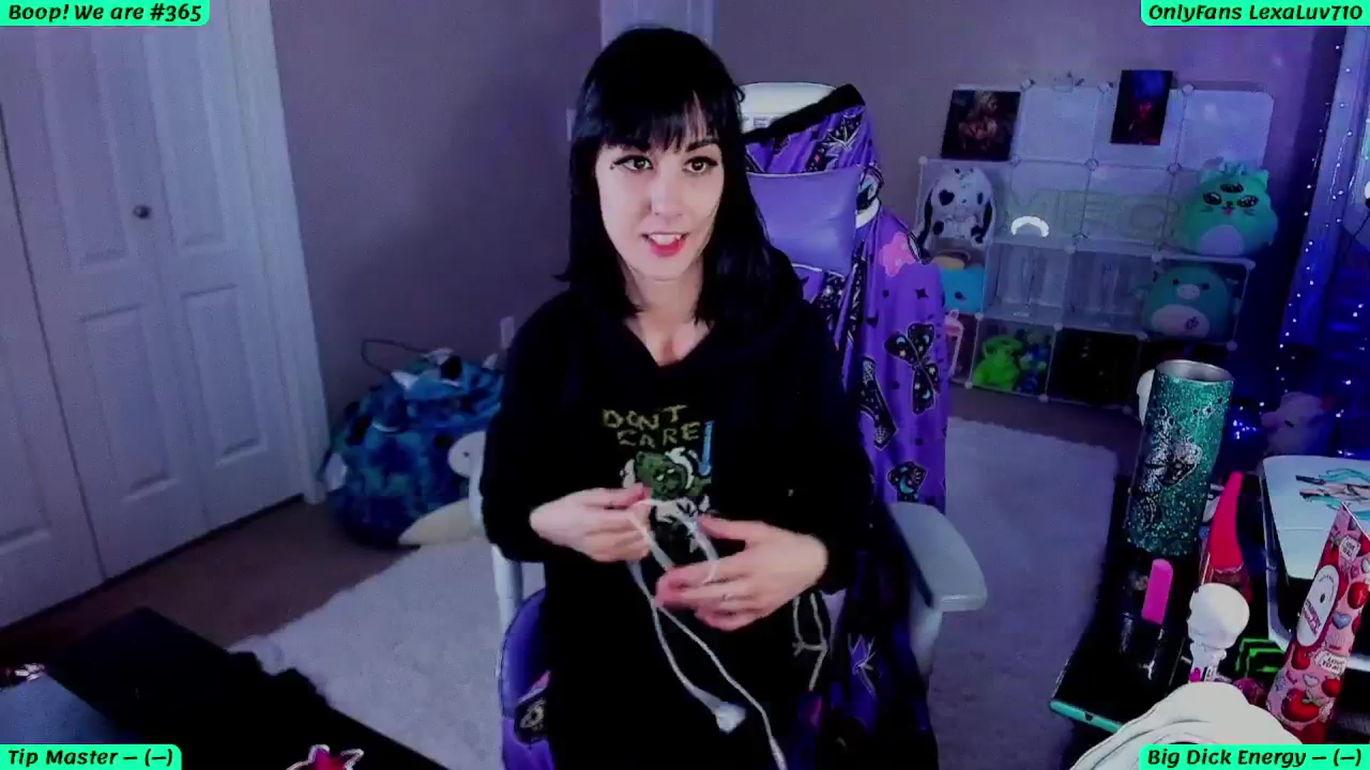 Gallery image thumbnail from LexaLuv's myfreecams stream on, 04/10/2025, 04:02 image 4 of 20