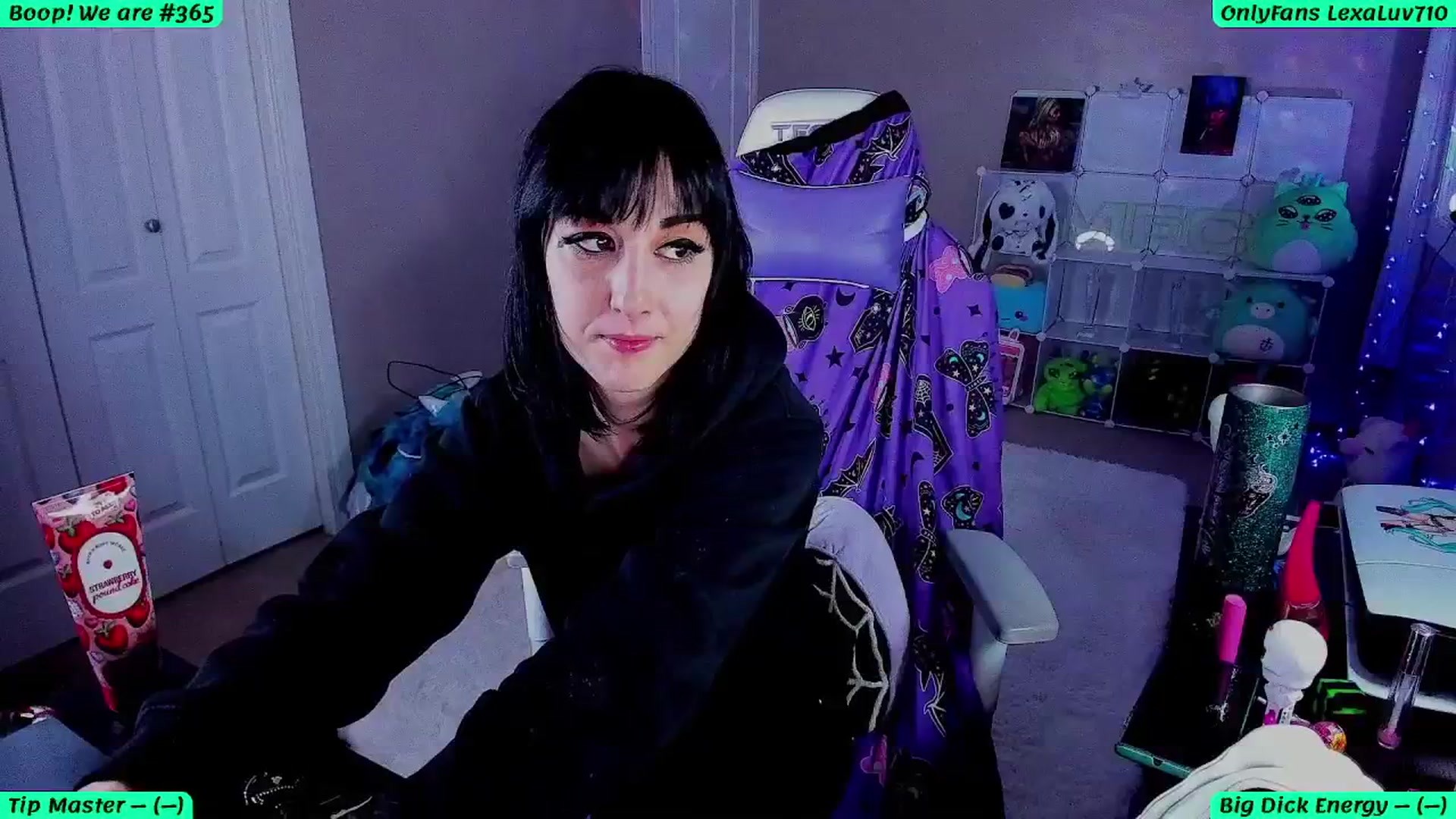 Gallery image thumbnail from LexaLuv's myfreecams stream on, 04/10/2025, 04:02 image 6 of 20