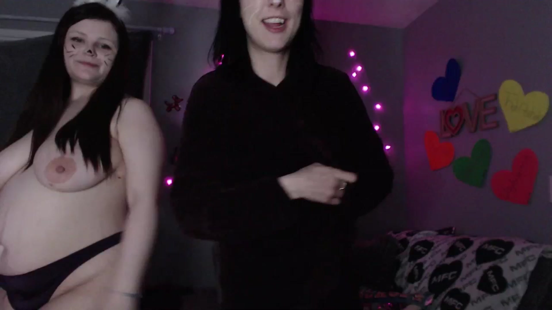 Gallery image thumbnail from LexaLuv's myfreecams stream on, 04/20/2025, 07:20 image 7 of 20