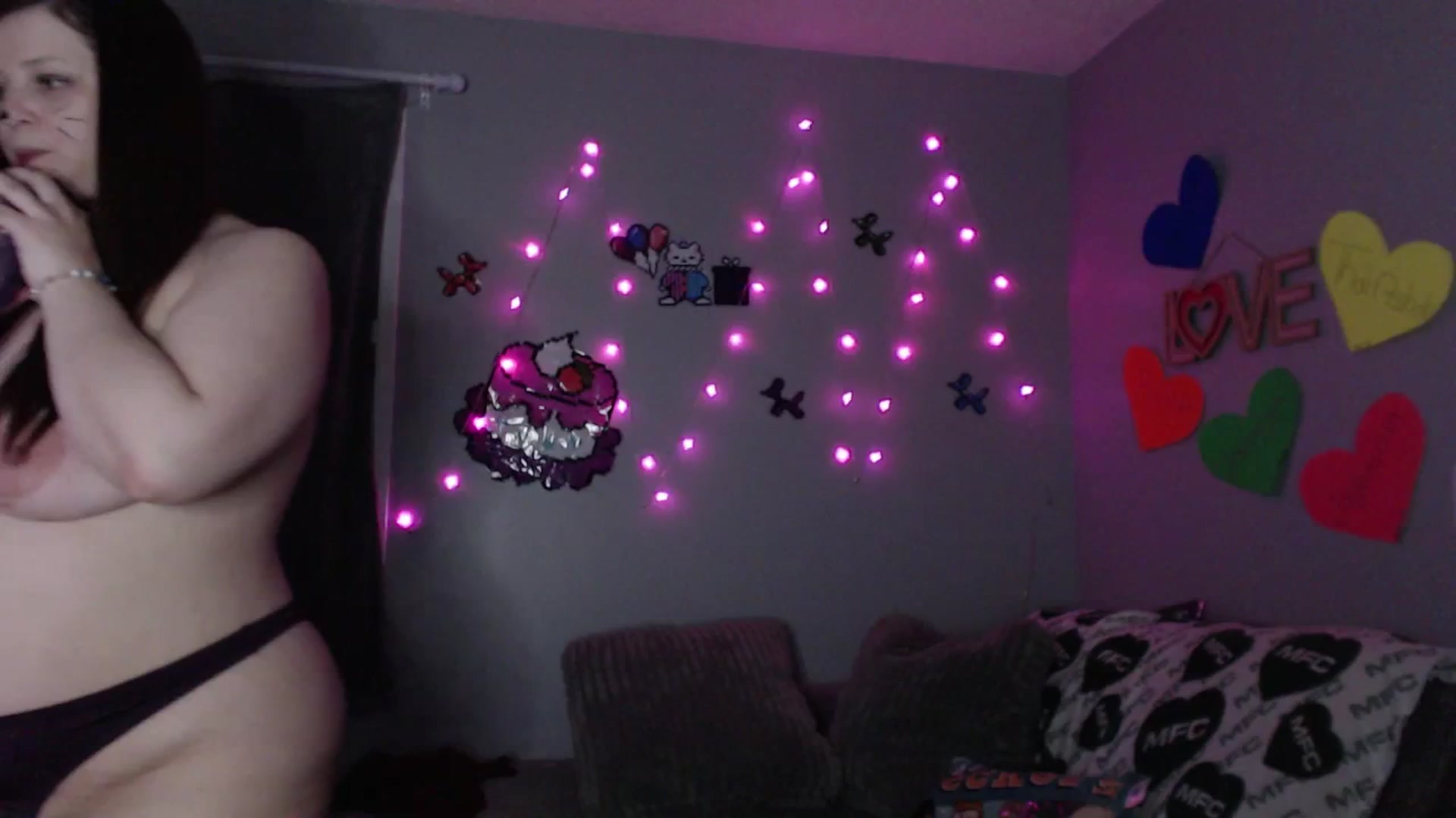 Gallery image thumbnail from LexaLuv's myfreecams stream on, 04/20/2025, 07:20 image 9 of 20
