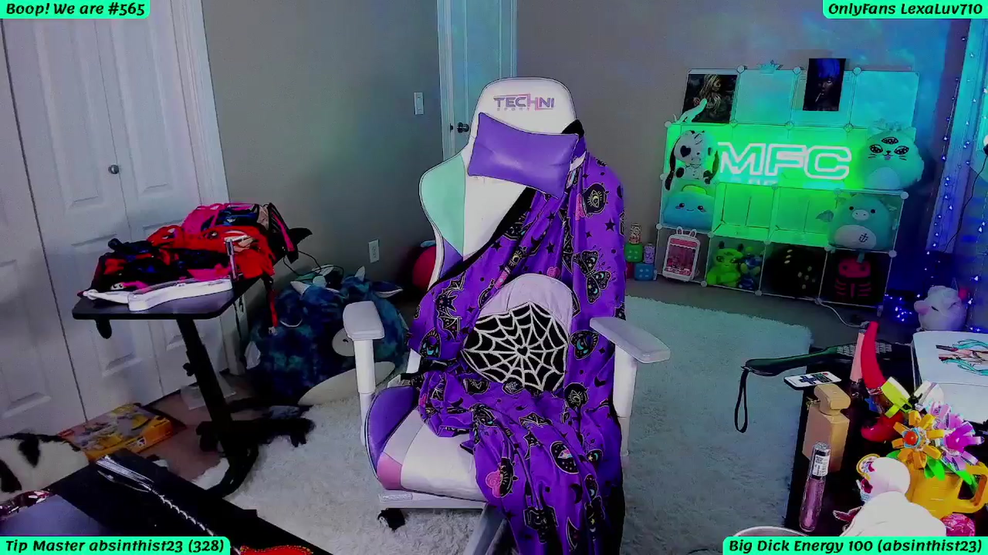 Gallery image thumbnail from LexaLuv's myfreecams stream on, 04/26/2025, 07:39 image 8 of 20