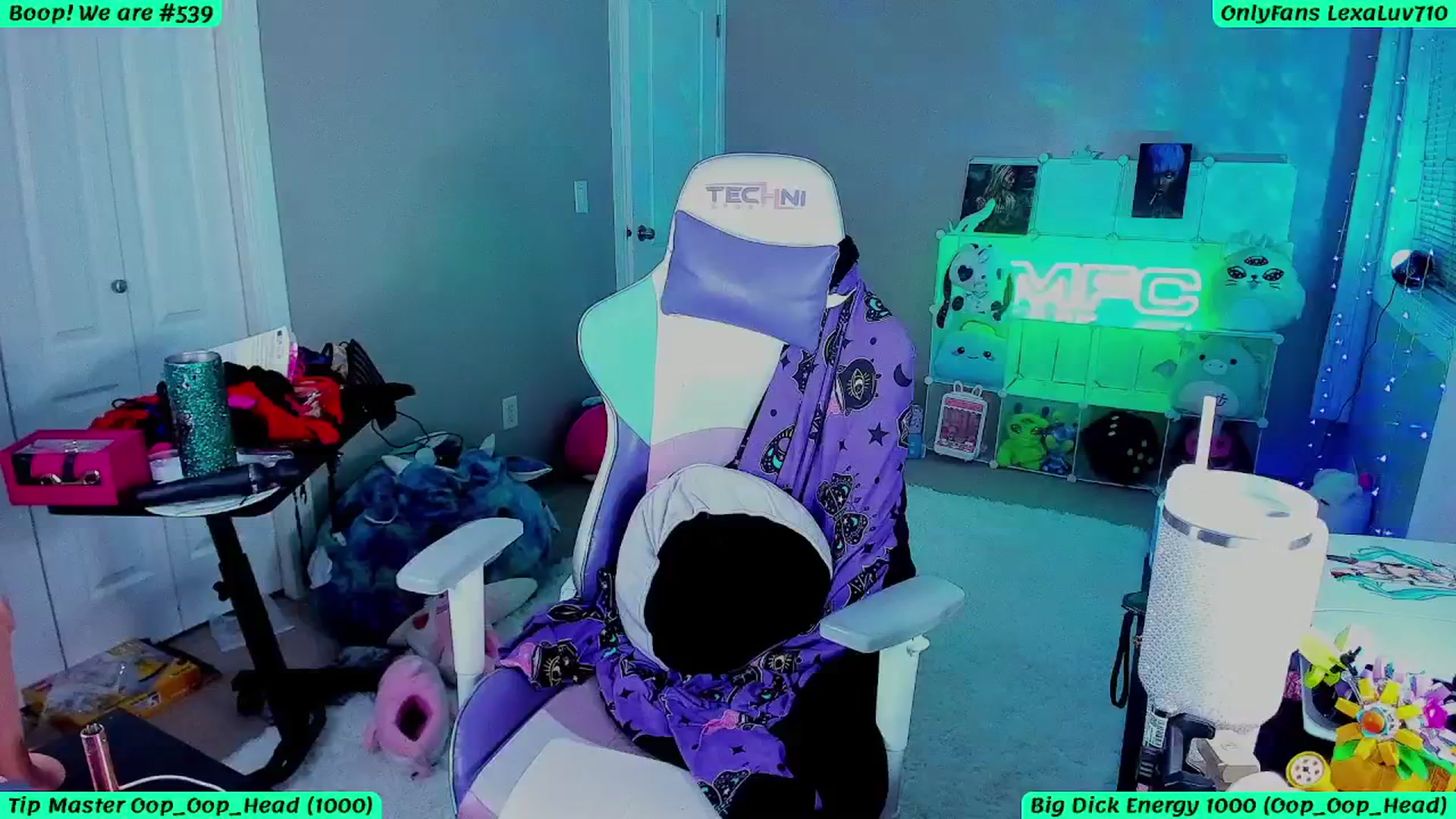 Gallery image thumbnail from LexaLuv's myfreecams stream on, 04/27/2025, 08:25 image 20 of 20