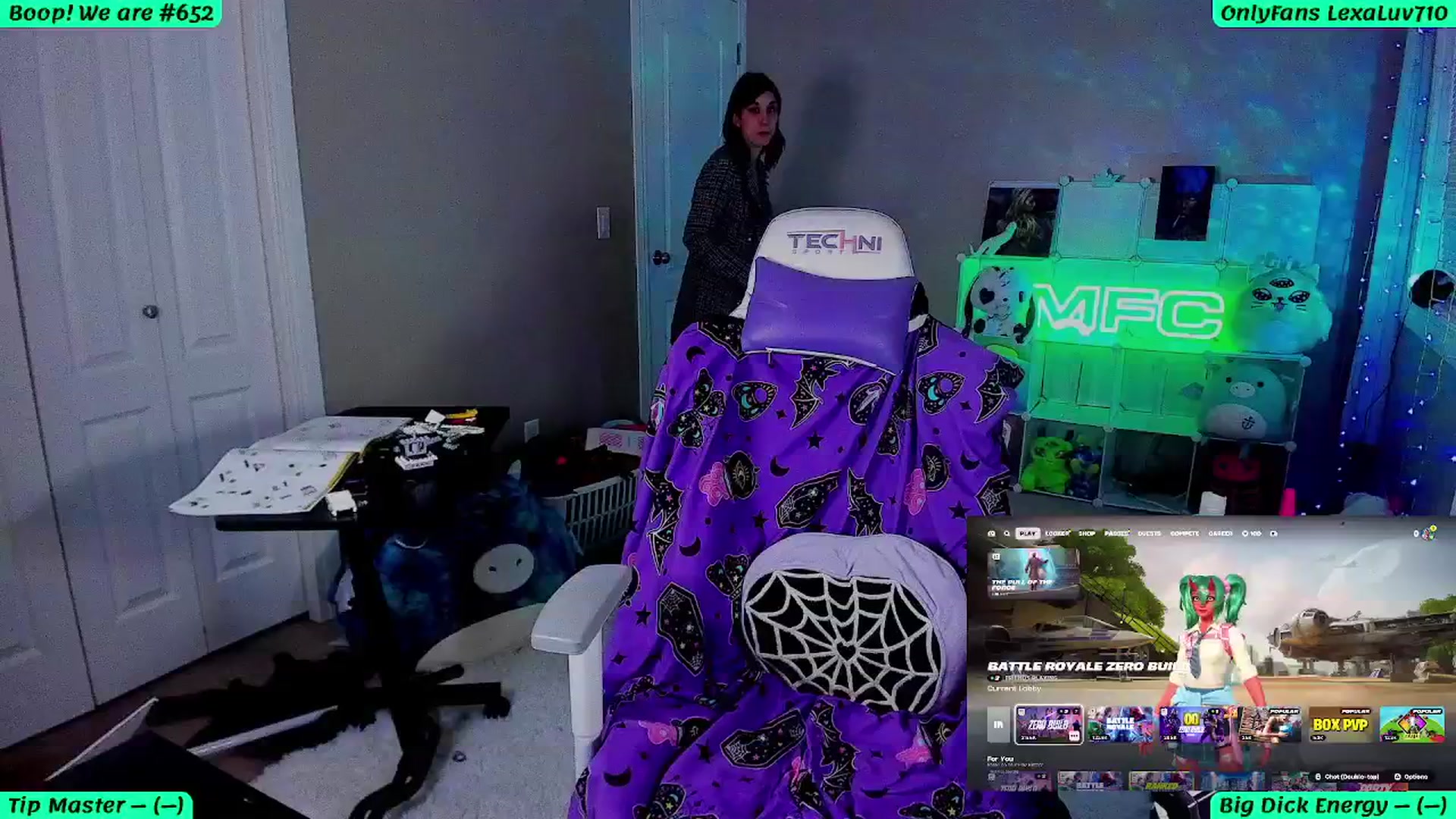 Gallery image thumbnail from LexaLuv's myfreecams stream on, 05/15/2025, 05:39 image 6 of 20