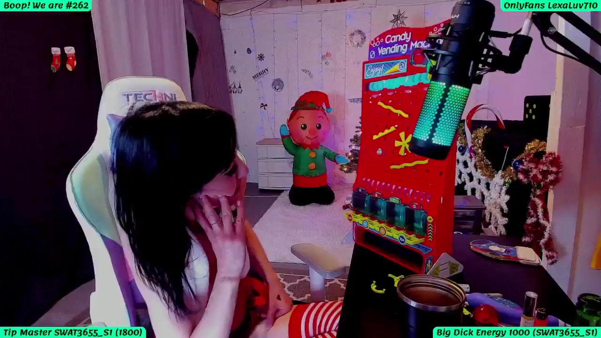 Gallery image thumbnail from LexaLuv's myfreecams stream on, 12/05/2025, 06:08 image 10 of 20