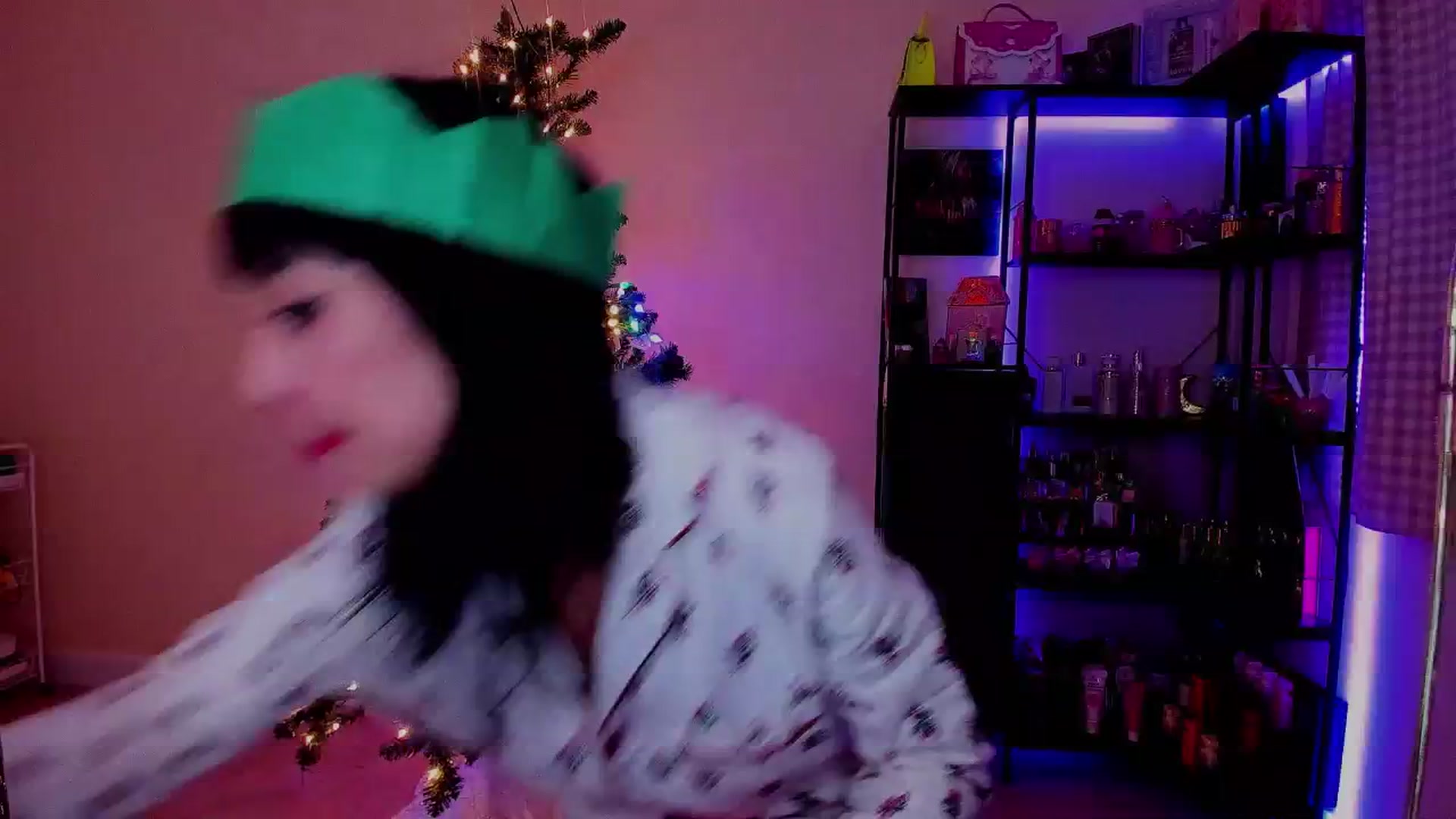 Gallery image thumbnail from LexaLuv's myfreecams stream on, 12/24/2025, 07:12 image 4 of 20