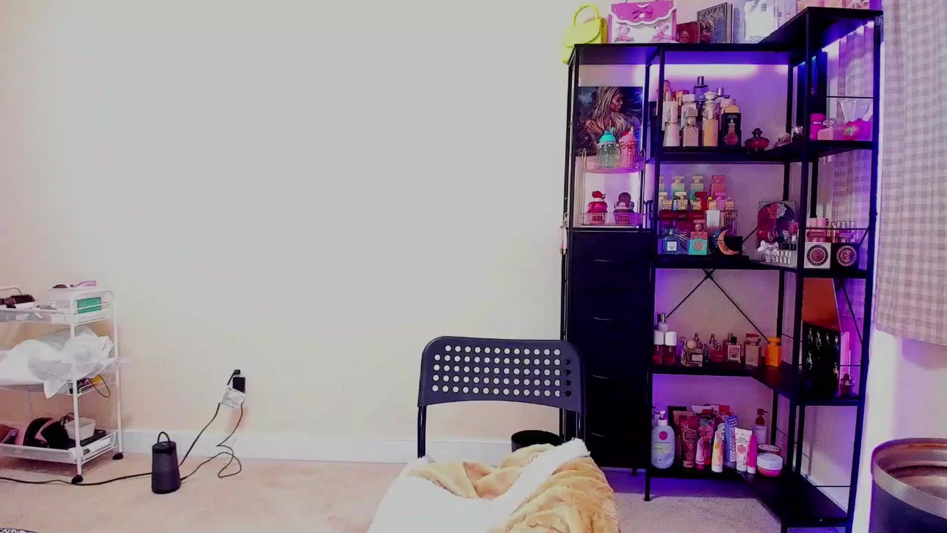 Gallery image thumbnail from LexaLuv's myfreecams stream on, 01/06/2026, 10:39 image 9 of 20