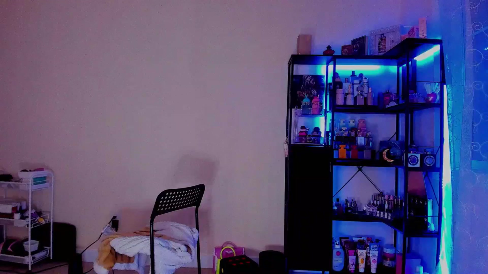 Gallery image thumbnail from LexaLuv's myfreecams stream on, 01/15/2026, 09:15 image 17 of 20