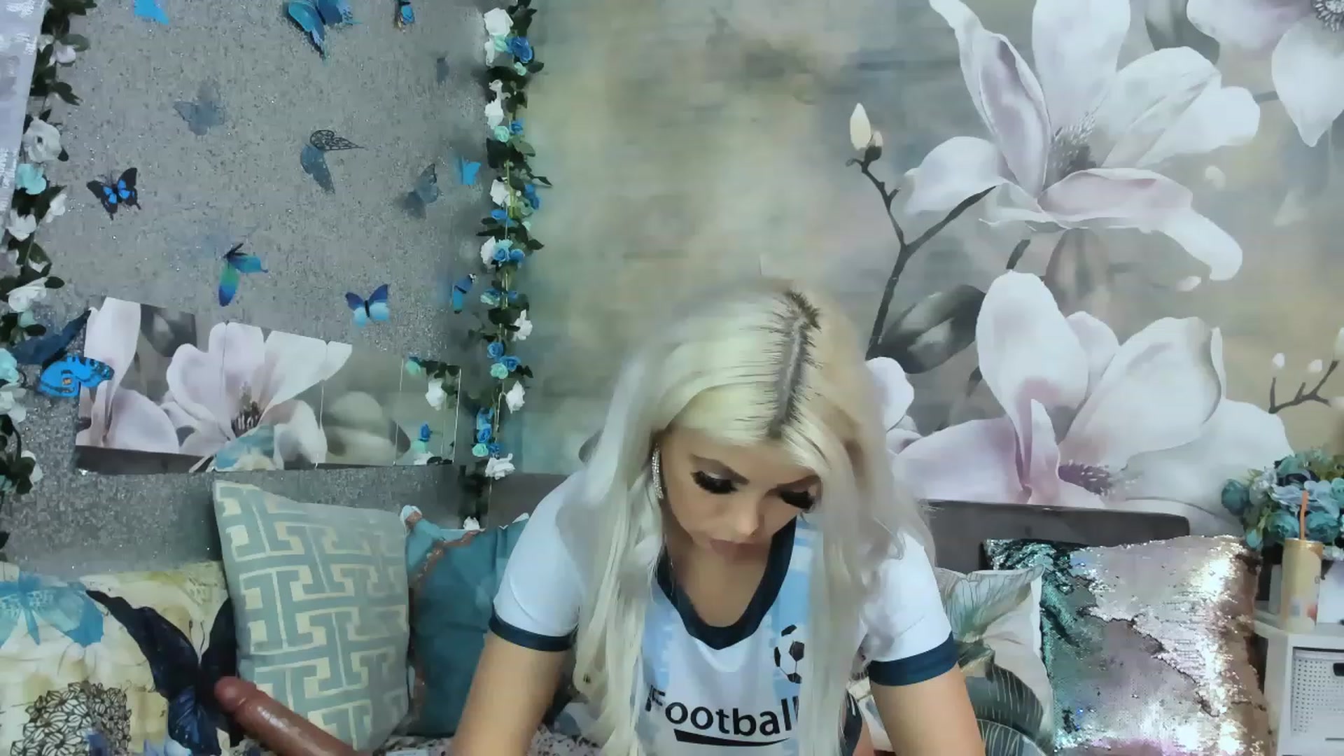 Gallery image thumbnail from Lexax's myfreecams stream on, 12/10/2022, 02:49 image 6 of 20