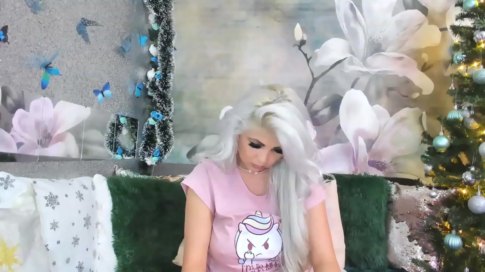 Gallery image thumbnail from Lexax's myfreecams stream on, 12/26/2022, 02:35 image 16 of 20