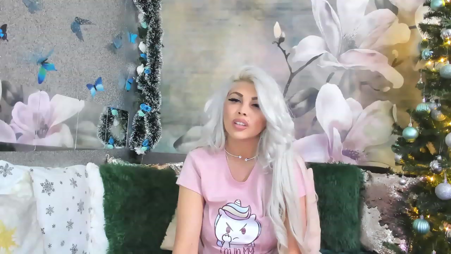 Gallery image thumbnail from Lexax's myfreecams stream on, 12/26/2022, 02:35 image 17 of 20