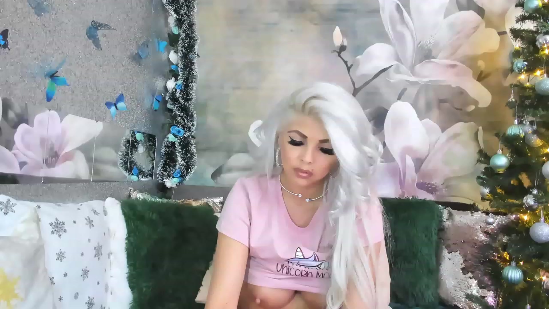 Gallery image thumbnail from Lexax's myfreecams stream on, 12/26/2022, 02:35 image 18 of 20